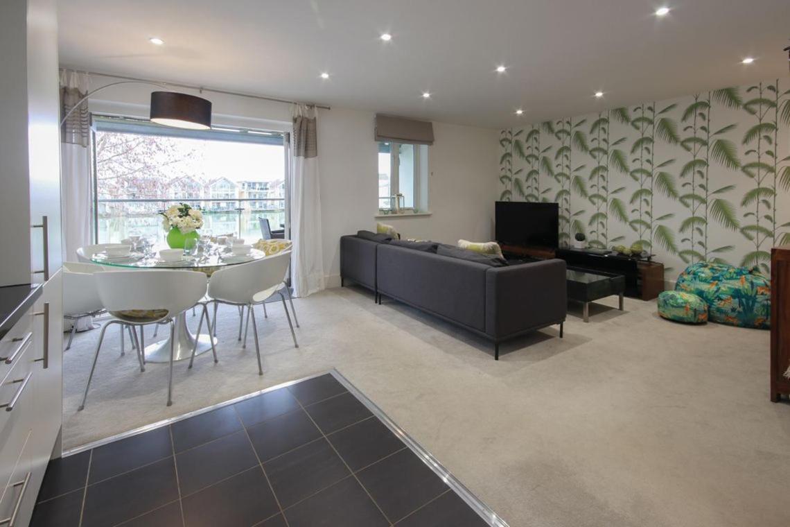 Howells Mere 88, Tranquility P Somerford Keynes Exteriér fotografie